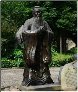 雙手交叉孔子銅像
