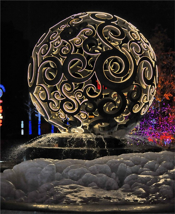 不銹鋼發光鏤空球