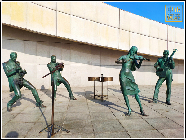 廣場人物銅雕塑