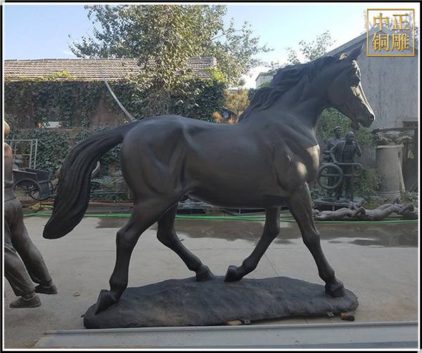 奔騰馬鑄造.jpg 奔騰馬鑄造.jpg