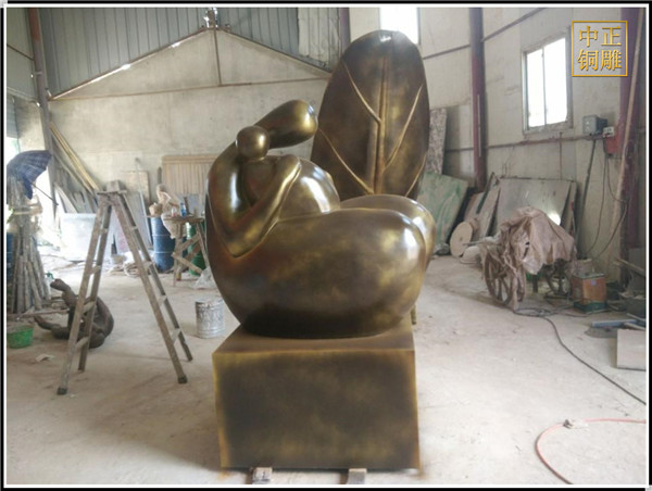 抽象親子雕塑.jpg 抽象親子雕塑.jpg