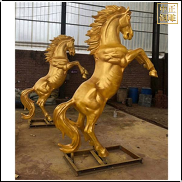 太陽(yáng)神銅馬雕塑.jpg 太陽(yáng)神銅馬雕塑.jpg