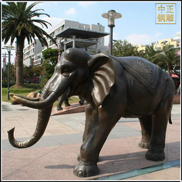 大型招財銅大象