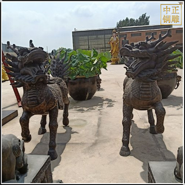 鎮(zhèn)宅一對(duì)銅麒麟.jpg