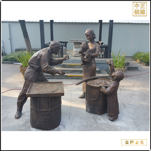 1逗孩子人物銅雕塑制作.jpg