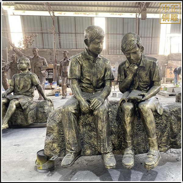 鑄造校園看書雕塑擺件