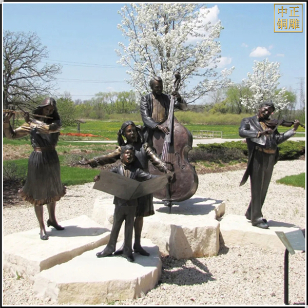 廣場(chǎng)演奏人物銅雕塑.jpg 廣場(chǎng)演奏人物銅雕塑.jpg